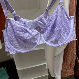 Savage X fenty. Size 40D. Never been worn but the tags are gone